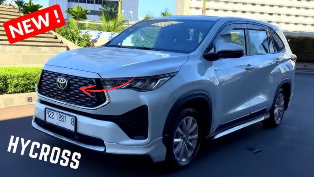 Toyota Innova Hycross